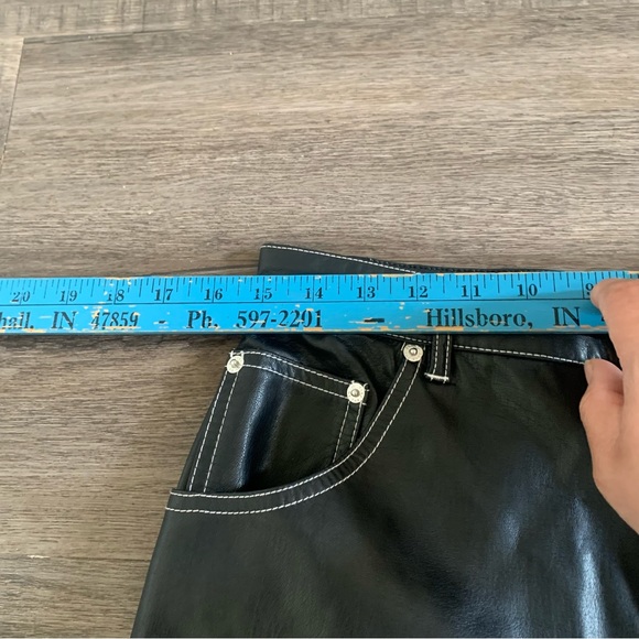 Free People  The It Factor Vegan Leather Wide Leg Pants size US 12 - Picture 11 of 12